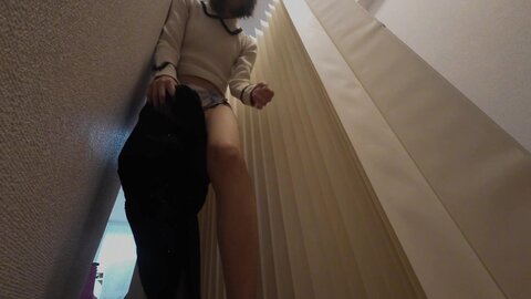 4892165-2 Exclusif [Séance photo privée · Masseuse érotique] ***szxpnnq*x <Une femme rasée comme Masami Nagano> « Que se passe-t-il quand on essaie un massage érotique ?! » Ma chatte me démange et mes tétons so
