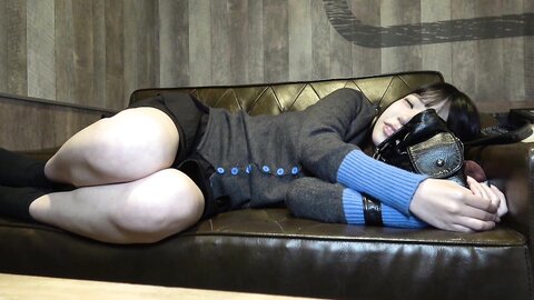 4899139-1 [無修正]**pqjqqnssx* 18歳 配信とかしちゃってる可愛いツルマンにバチボコ生ハメ中出し※未公開特典付き