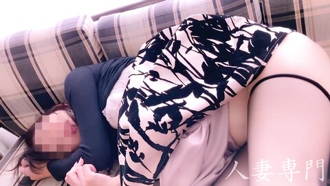 4906709 [Femme mariée \ Vidéo amateur]**pqjqqnssx* Le corps d`une femme au foyer à l`apogée de sa sensualité vol.17 Une belle épouse se fait prendre sans capote par un inconnu : Aina [Campagne « Achat immédia