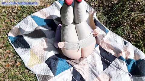 Hot Babe Sucks Dick And Gets Outdoor Fuck