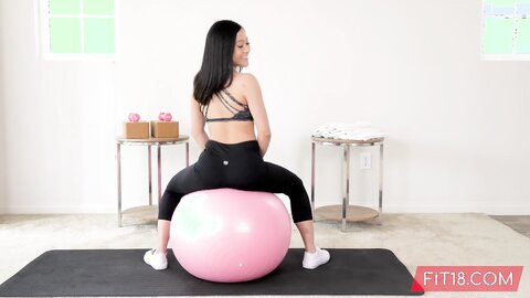 Jasmine Grey 85 Lb Filipina Is The Smallest Asian Girl