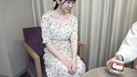 3259498-1 `I don`t need money I want to go home now` 18-year-old member of a very popular idol group