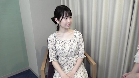 3259498-1 `I don`t need money I want to go home now` 18-year-old member of a very popular idol group