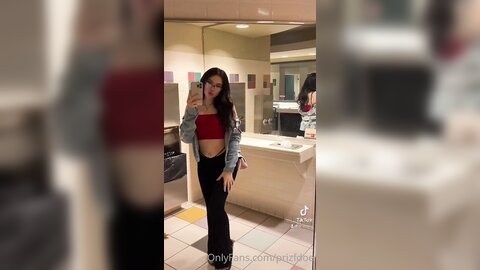 Prizfdoe 24 07 2022 2534159801 Who Wants A Custom Tiktok Msg Me Asap
