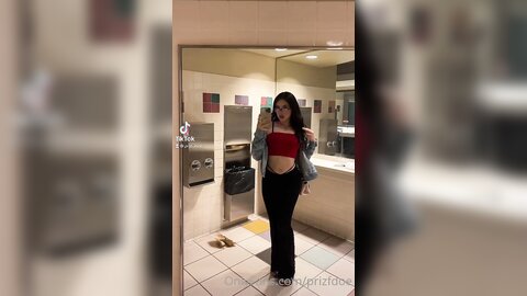 Prizfdoe 24 07 2022 2534159801 Who Wants A Custom Tiktok Msg Me Asap