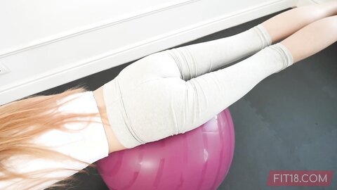 Liz Ocean New Trainer With Fashion Model Looks