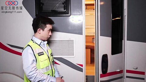 XK8165性瘾骚女房车大战交警