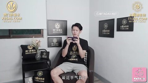 PME063乱伦猛操可爱亲妹嫩穴