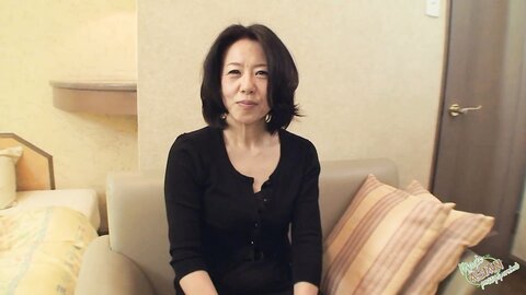 Bed Fucking A Horny Asian Who Loves To Ride Cocks In A Cowgirl Position