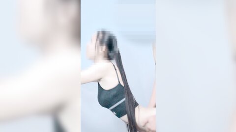 แตกในหี Tiny Fitness Girl Fucked By A Horn