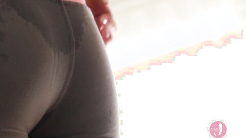Hot Japanese Girl Takes Off Her Yoga Pants After Workout