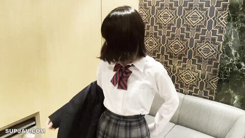 3283732 No 18-year-old Kaname a K-prefecture full-time light music student with an intriguing desire to dominate Pure and innocent short and beautiful ○