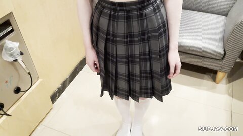 3283732 No 18-year-old Kaname a K-prefecture full-time light music student with an intriguing desire to dominate Pure and innocent short and beautiful ○