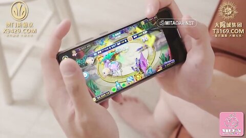 PME075强欲小妈竟被继子操得抽蓄