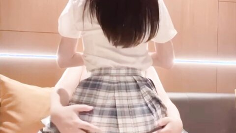 5.27 乳首ちゅぱちゅぱされたり大量に潮吹きしちゃったり...