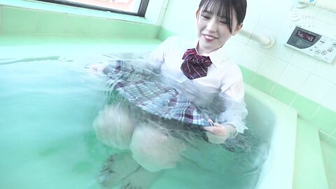 SW-901 You're Not Naked, So There&' No Problem!  See-through Nure Nure Girls ○ Live Bath! Even Though My...