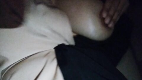 Thai Girl Big Boobs เรียก Grab Car แล้วช่วยตัวเอง
