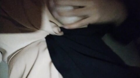 Thai Girl Big Boobs เรียก Grab Car แล้วช่วยตัวเอง