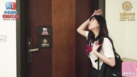 PMC451变态大叔强上湿身女学生