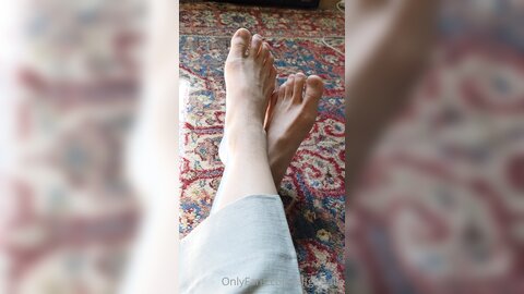 Elfgirltalia 2021 05 26 2119083843 Shy Wiggly Feet Up Close Nips