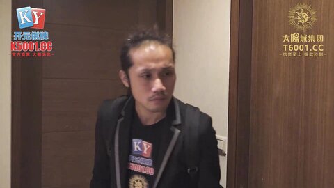 MCY-0219隔壁淫女自慰的娇喘声真骚-秦可欣