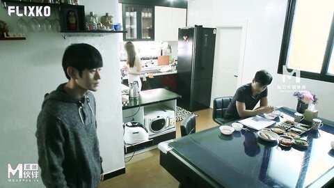 MFK-0011秘密之妻子的男人