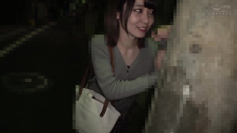 765ORECS-019 Super delicate beautiful girl -- Momona -chan is a binkan whole body remote vibe walk -- Outdoors...