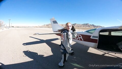 Reeseinpieces 23 01 2023 2751673976 Skydiving