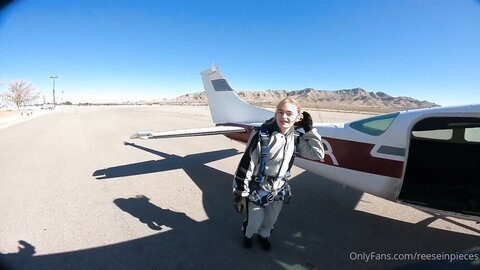 Reeseinpieces 23 01 2023 2751673976 Skydiving