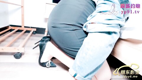 JDTC001身兼多职的美女老师