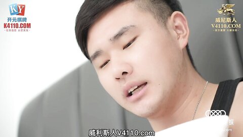 星空传媒XKG032人妻出轨边接电话边被操-晴天