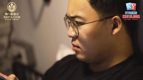 MCY-0053爆操淫荡浪叫饥渴小妈-南芊允