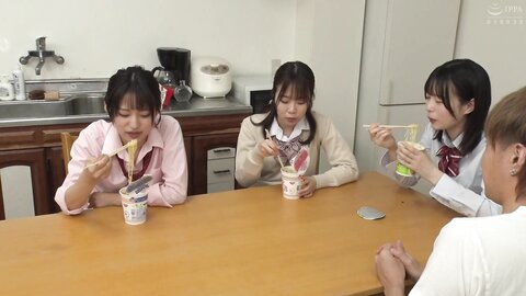 HUNTB-340 The three sister -in -law who suddenly made it was a super -etch lover Yariman girl!The home...