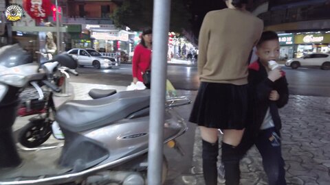 Fullfive 肇庆市高要区某步行街 02 04 2020 29053867 Walking Afterdinner