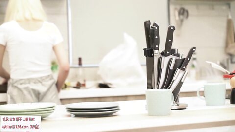 妹 的 男 友 爽 吃 姊 妹 盛