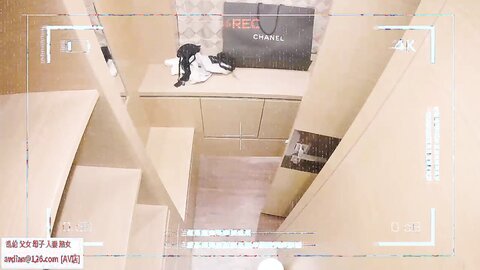 艇 富 少 的 海 上 淫 欲