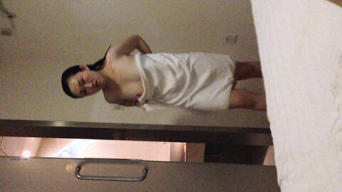2014 08 24 001718 New Girl Out Of The Bath Angry