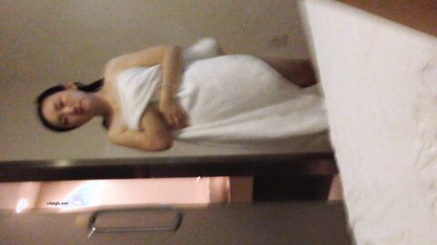 2014 08 24 001718 New Girl Out Of The Bath Angry