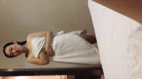 2014 08 24 001718 New Girl Out Of The Bath Angry
