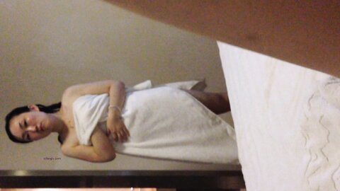 2014 08 24 001718 New Girl Out Of The Bath Angry