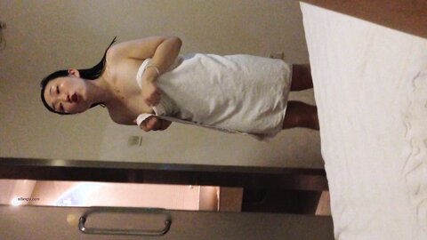 2014 08 24 001718 New Girl Out Of The Bath Angry