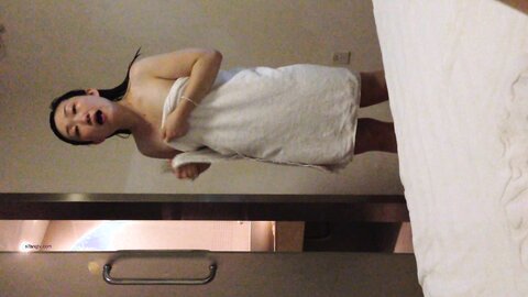 2014 08 24 001718 New Girl Out Of The Bath Angry