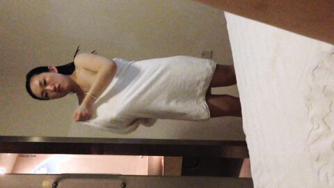 2014 08 24 001718 New Girl Out Of The Bath Angry