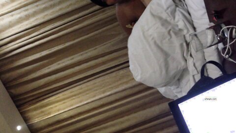 2014 10 04 042538 New Inside A Hotel Room