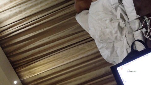 2014 10 04 042538 New Inside A Hotel Room