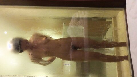 2014 12 13 093630 New Through The Looking Glass Bath