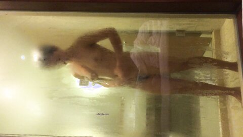2014 12 13 093630 New Through The Looking Glass Bath