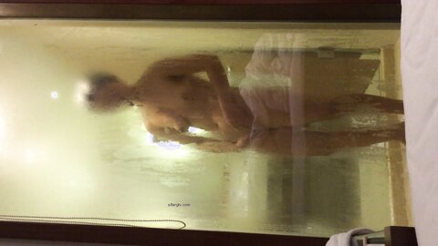 2014 12 13 093630 New Through The Looking Glass Bath