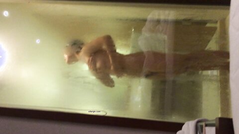 2014 12 13 093630 New Through The Looking Glass Bath