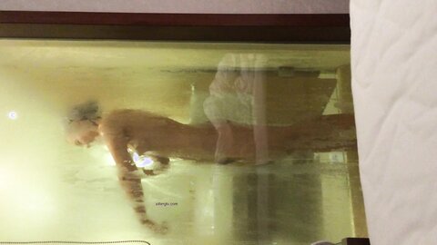 2014 12 13 093630 New Through The Looking Glass Bath